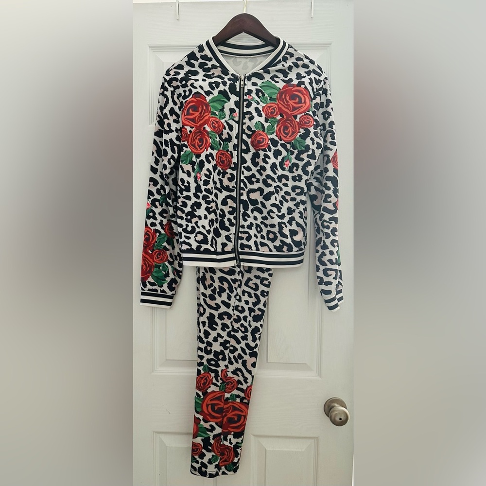 Leopard Print Jacket and Pants Set with Red Roses - Picture 3 of 4